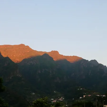 Mit Bergblick Und Surfen In Der Naehe * São Vicente